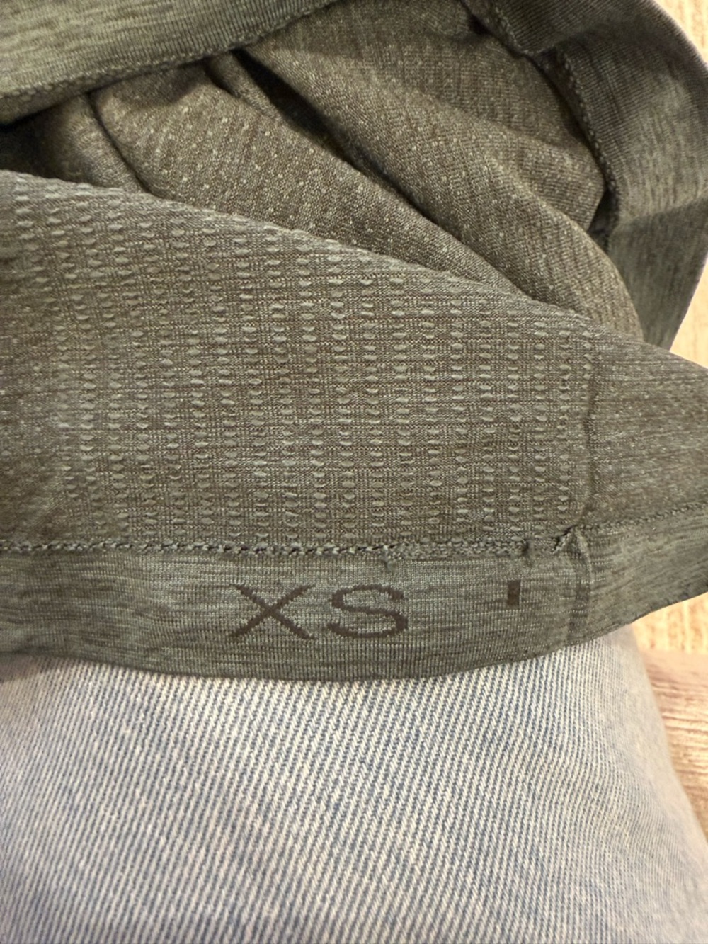 Lululemon tech t-shirt, sage green. - Picture 3 of 4